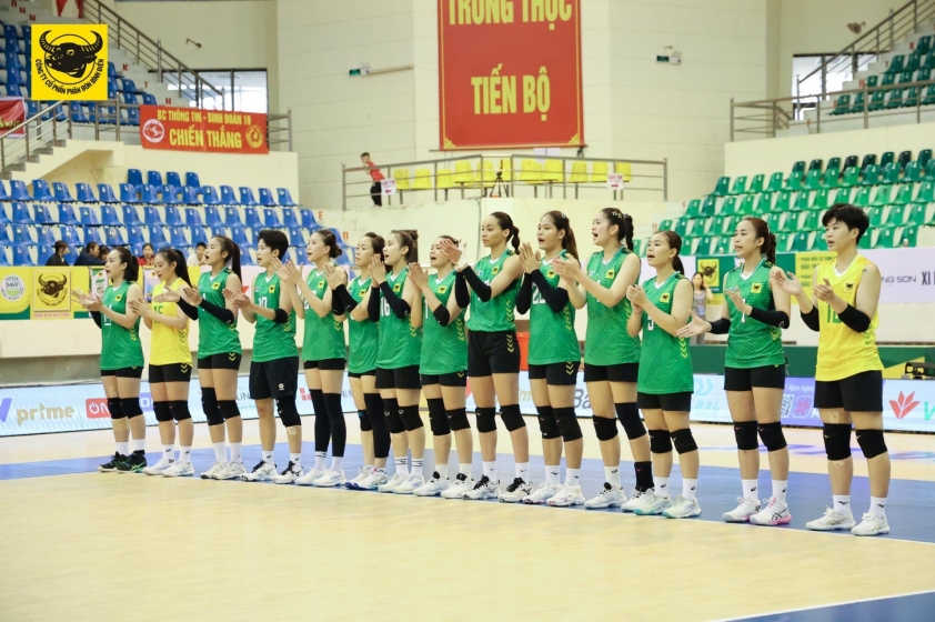 655106979_1876461973296288_8192676871463140711_n-69c164c00b70c-1 Trao giải cá nhân, BXH chung cuộc bóng chuyền Cúp Hoa Lư 2026-811066