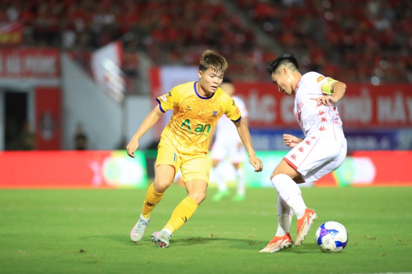 7-19-1920x1280-68afc1bf5b970 HLV Chu Đình Nghiêm tiết lộ bí quyết giúp Hải Phòng chơi thăng hoa 693425
