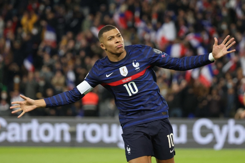 PSG bất lực nhìn Mbappe đuổi cả Neymar và Messi 'ra đường' 194842