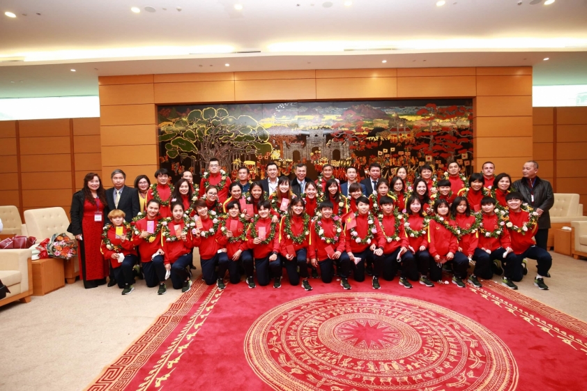 Trực tiếp lễ đón đội tuyển Việt Nam: Vinh danh các cô gái vàng 110229