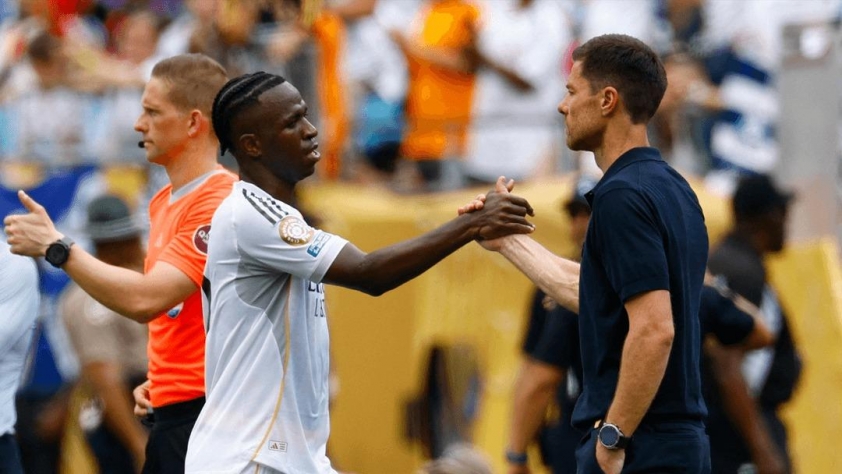 vinicius-junior-y-xabi-alonso10-693e1897366d2 Vinicius đã giải quyết mâu thuẫn với Xabi Alonso, trở thành nhân tố quan trọng trong đội hình của vị chiến lược gia 44 tuổi 9Ảnh: GOAL).