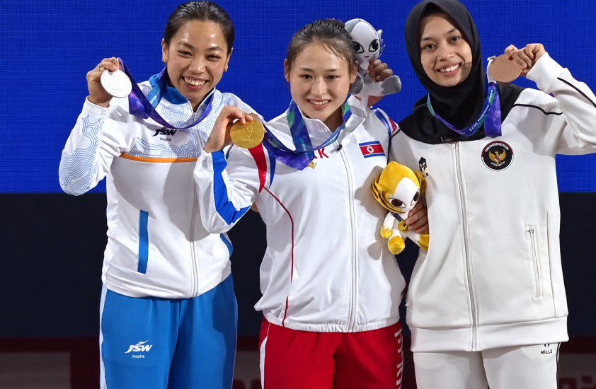 Lập 3 kỷ lục thế giới, nữ lực sĩ Triều Tiên giành HCV ASIAD 2026 với màn trình diễn không tưởng